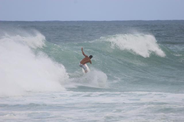 2007 Hawaii Vacation  0790 North Shore Surfing